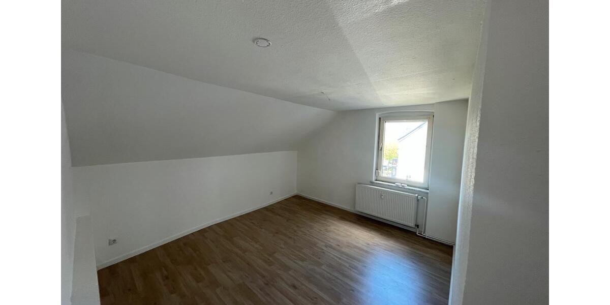 Dachgeschoßwohnung Gladbeck Alt-Rentfort - 3 Zimmer, 70 m&sup2;, 585&euro; | Angebot:25936378