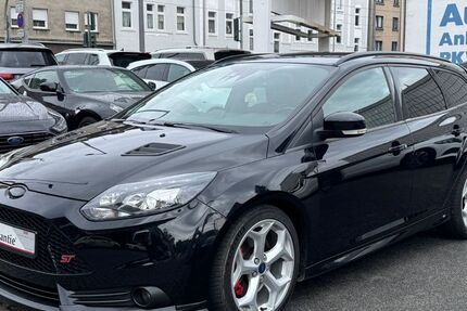 Ford Focus 113.913 km 13.750 &euro; Oberhausen 46045