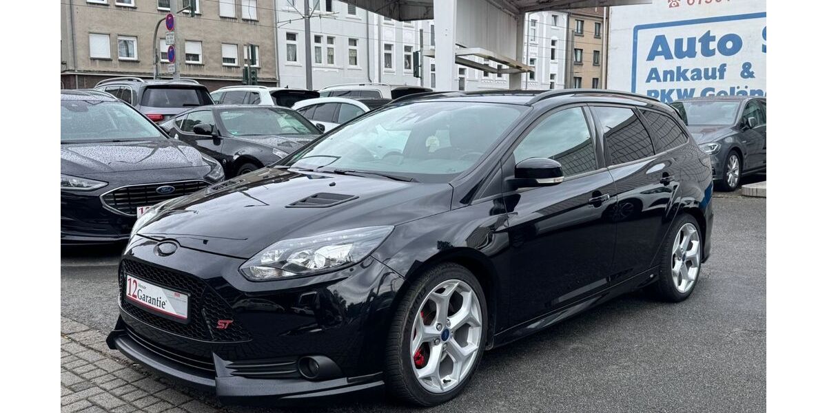 Ford Focus 113.913 km 13.750 &euro; Oberhausen 46045