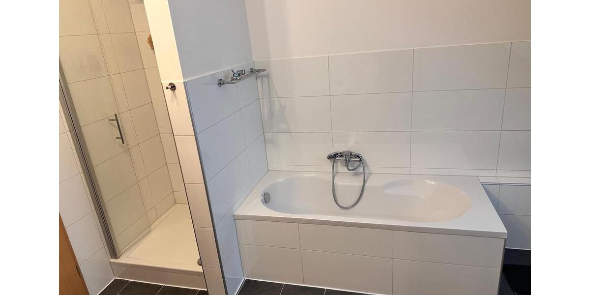 Dachgeschoßwohnung Gelsenkirchen Gelsenkirchen-Mitte - 3 Zimmer, 90 m&sup2;, 700&euro; | Angebot:24826571