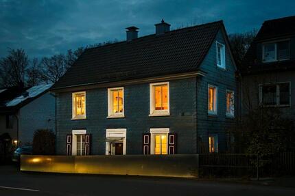 Haus Wuppertal Gemarkung Ronsdorf - 8 Zimmer, 275 m&sup2;, 450.000&euro; | Angebot:25761667