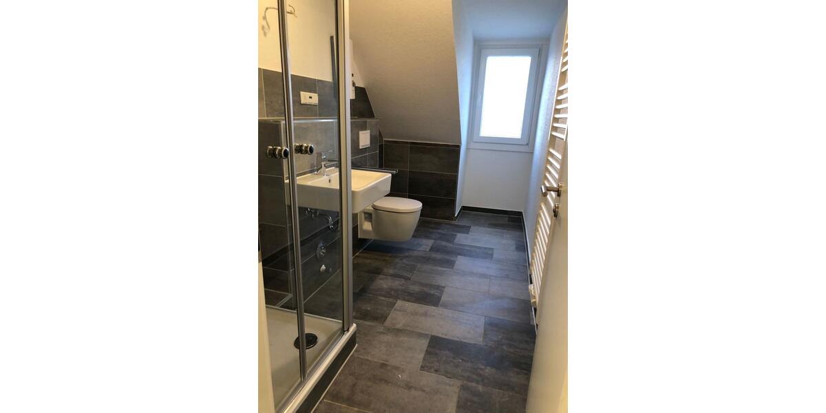 Dachgeschoßwohnung Essen Stadtbezirk III - 2 Zimmer, 42 m&sup2;, 488&euro; | Angebot:25942581