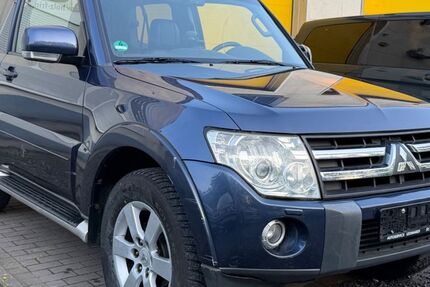 Mitsubishi Pajero 228.000 km 8.999 &euro; Schwerte 58239