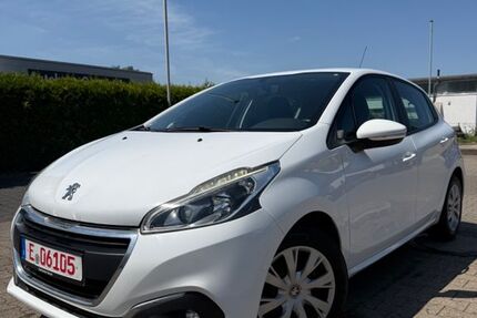 Peugeot 208 130.400 km 5.900 &euro; Wuppertal 42329
