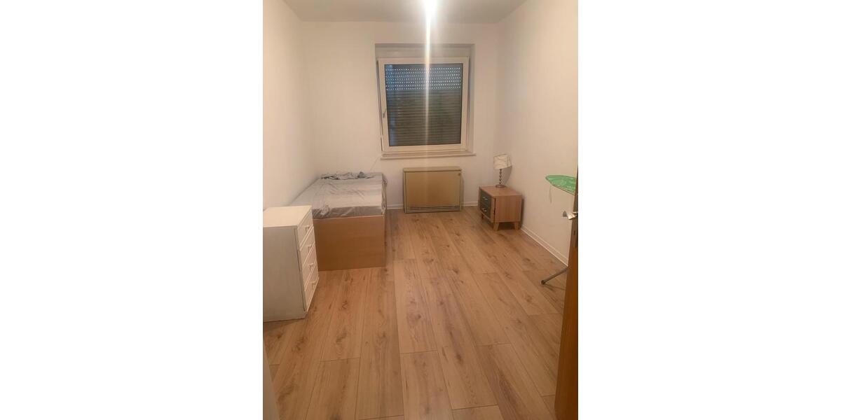 Erdgeschoßwohnung Essen Stadtbezirk III - 3 Zimmer, 60 m&sup2;, 500&euro; | Angebot:26459578