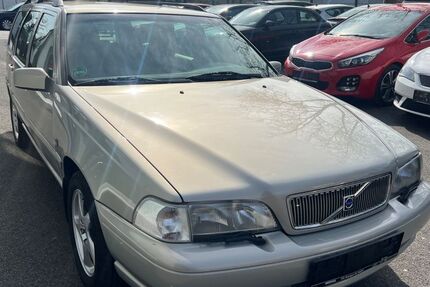 Volvo V70 325.000 km 3.999 &euro; Recklinghausen 45663