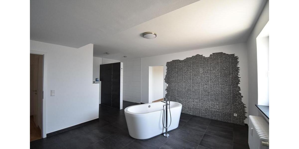 Etagenwohnung Essen Stadtbezirk VI - 4 Zimmer, 145 m&sup2;, 1.550&euro; | Angebot:22040281