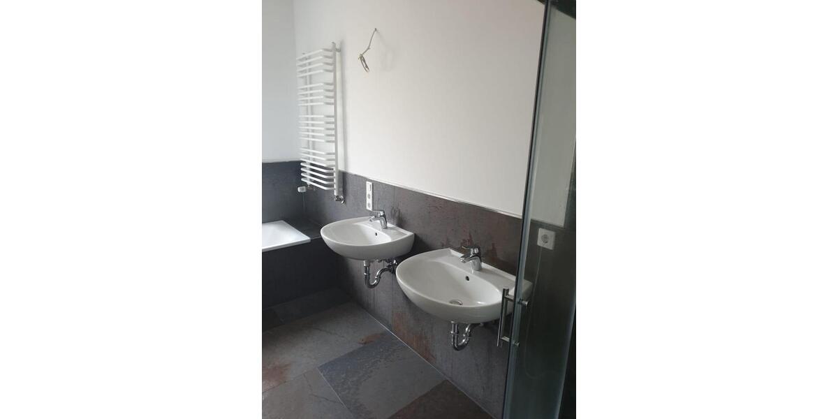 Erdgeschoßwohnung Dortmund Brackel - 6 Zimmer, 135 m&sup2;, 1.200&euro; | Angebot:22788276