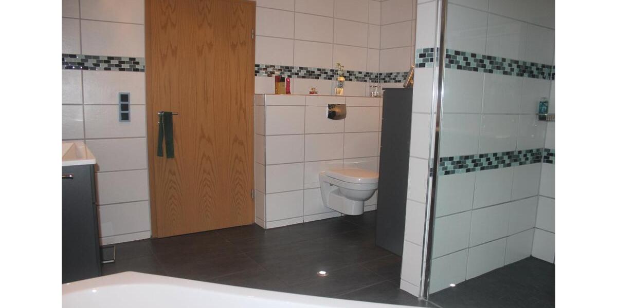 Erdgeschoßwohnung Gelsenkirchen Erle - 4 Zimmer, 120 m&sup2;, 240.000&euro; | Angebot:26020590