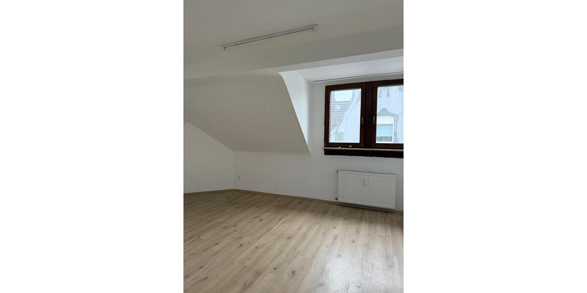Dachgeschoßwohnung Oberhausen - 3 Zimmer, 83 m&sup2;, 840&euro; | Angebot:25924159