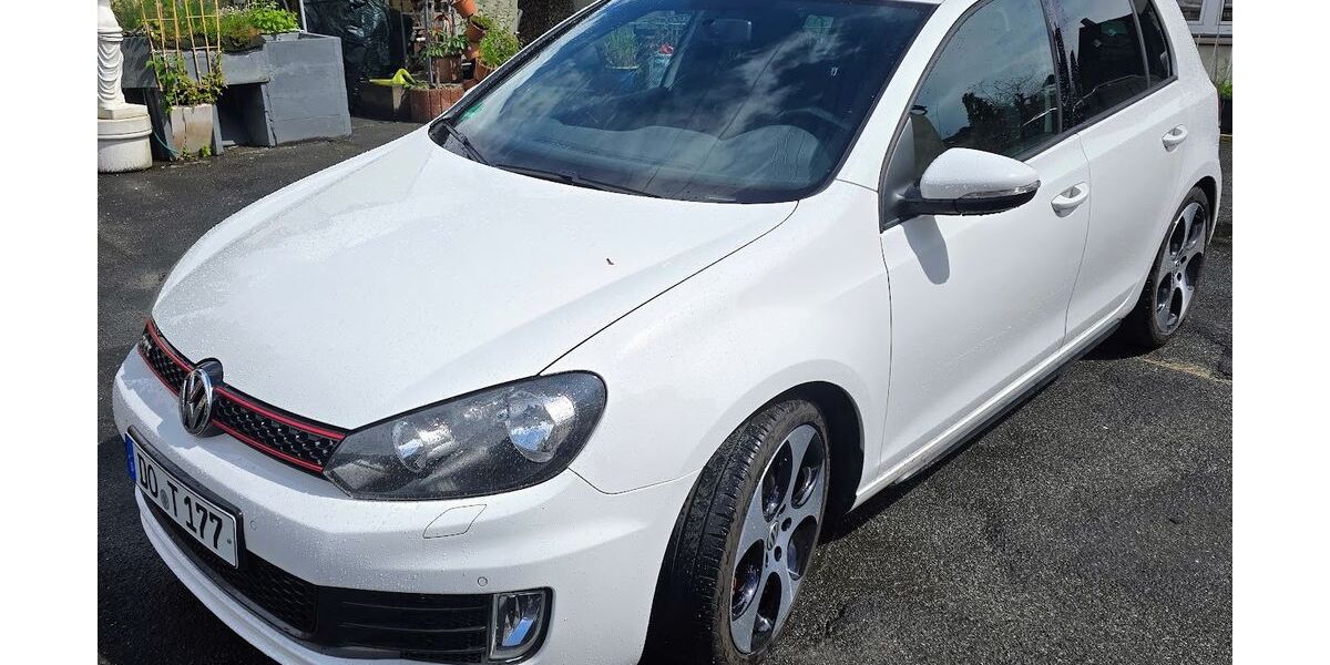 VW Golf 126.514 km 9.900 &euro; Dortmund 44143