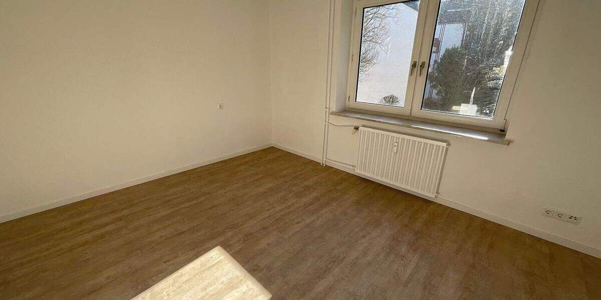 Etagenwohnung Wuppertal Barmen - 4 Zimmer, 94 m&sup2;, 759&euro; | Angebot:25701008