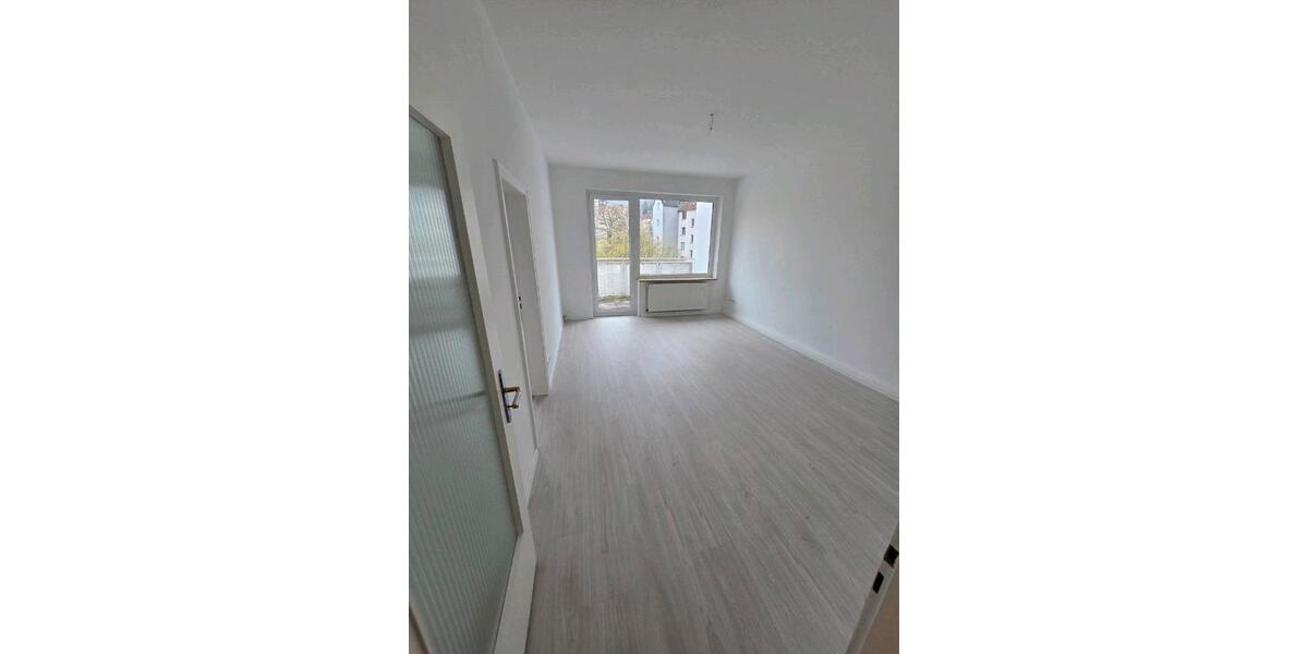 Etagenwohnung Wuppertal - 3 Zimmer, 66 m&sup2;, 699&euro; | Angebot:26026052