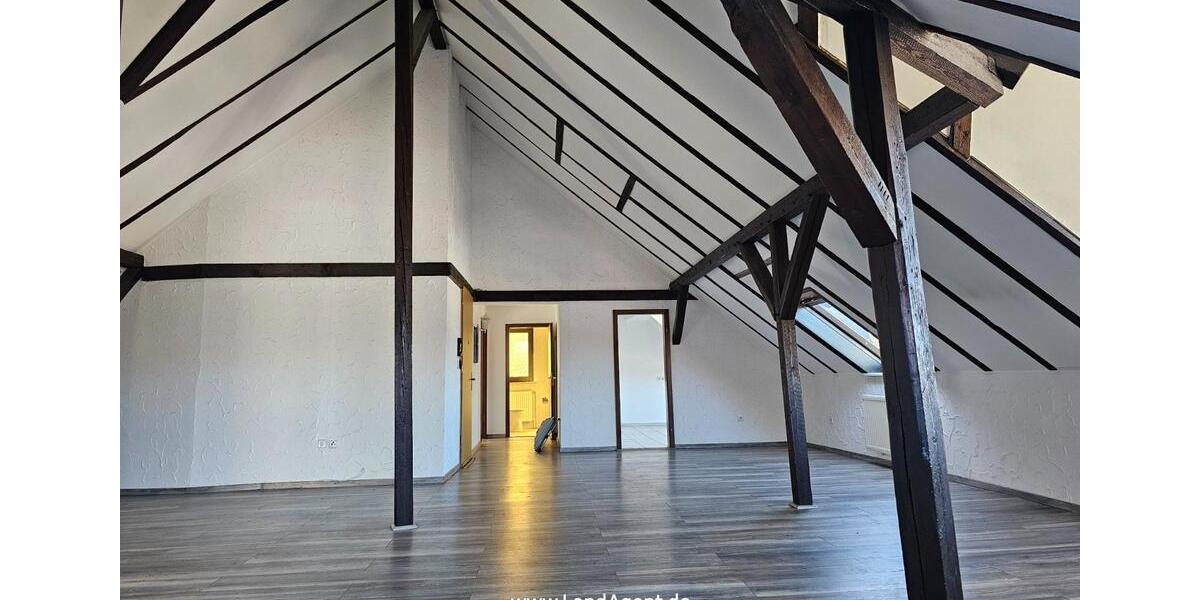 Dachgeschoßwohnung Lünen Brambauer - 3 Zimmer, 124 m&sup2;, 650&euro; | Angebot:25930919