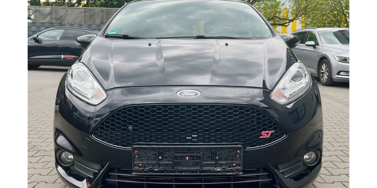 Ford Fiesta 83.500 km 10.900 &euro; Bochum 44894