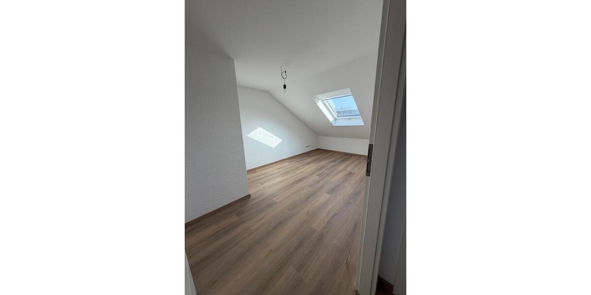 Reihenhaus Gladbeck Alt-Rentfort - 7 Zimmer, 140 m&sup2;, 1.950&euro; | Angebot:25595852