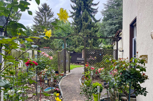 Einfamilienhaus Essen Stadtbezirk VI - 30 Zimmer, 824 m&sup2;, 1.495.000&euro; | Angebot:27097131