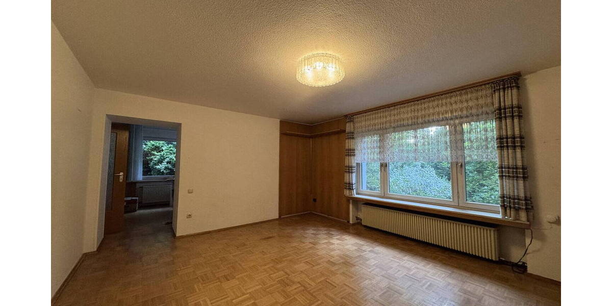 Einfamilienhaus Essen Bergerhausen - 8 Zimmer, 180 m&sup2;, 440.000&euro; | Angebot:26583846