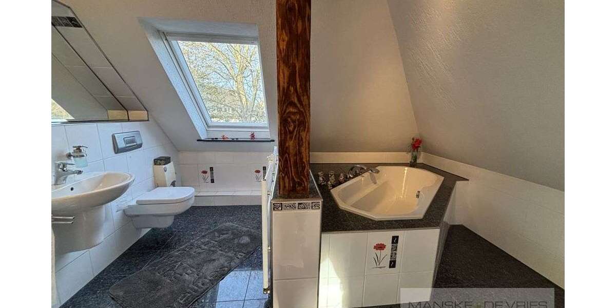Etagenwohnung Essen Stadtbezirk IV - 6 Zimmer, 145 m&sup2;, 270.000&euro; | Angebot:25356369