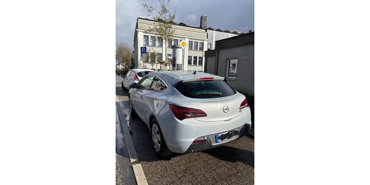 Opel Astra GTC J 244.409 km 3.750 &euro; Wuppertal 42275