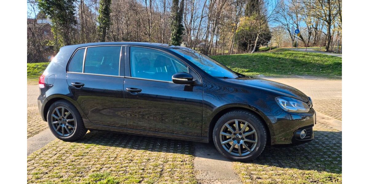 VW Golf 142.693 km 5.890 &euro; Bochum 44799