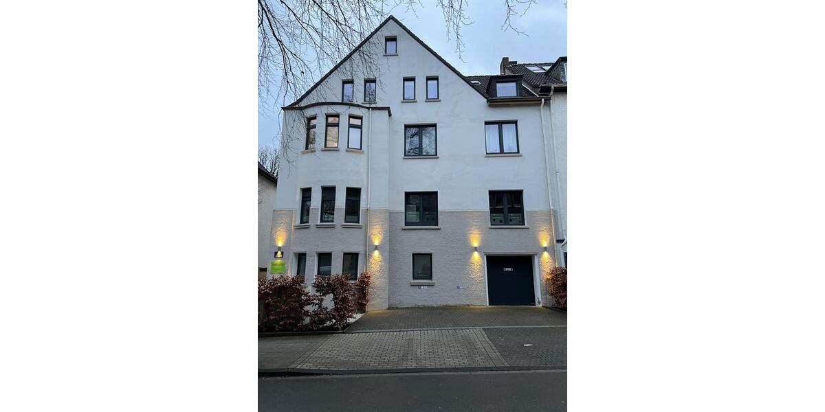 Etagenwohnung Essen Südviertel - 1 Zimmer, 71 m&sup2;, 750&euro; | Angebot:25887572