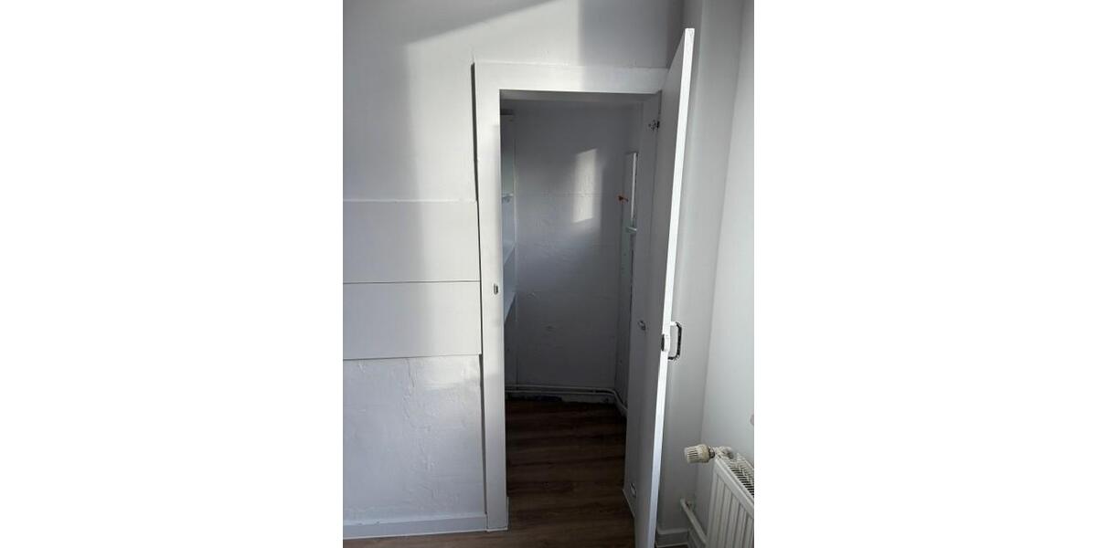 Etagenwohnung Gelsenkirchen Gelsenkirchen-Mitte - 2 Zimmer, 68 m&sup2;, 440&euro; | Angebot:25979801