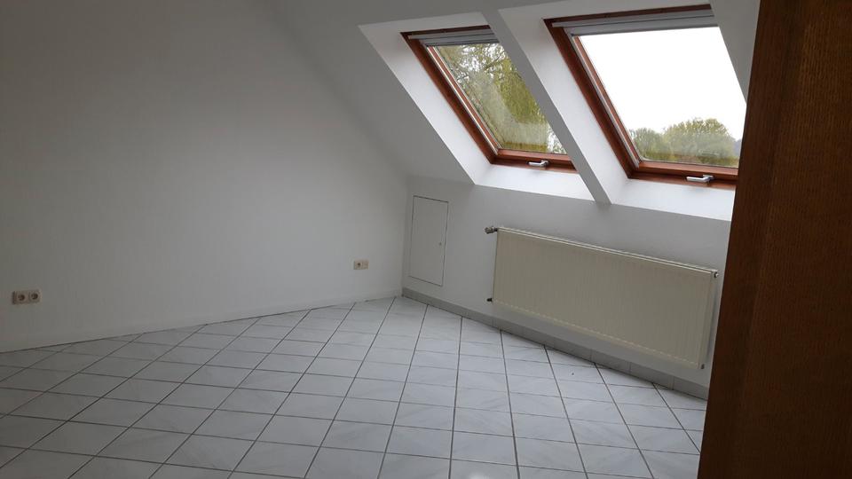 Dachgeschoßwohnung Castrop-Rauxel Deinighausen - 3 Zimmer, 90 m&sup2;, 700&euro; | Angebot:26024248