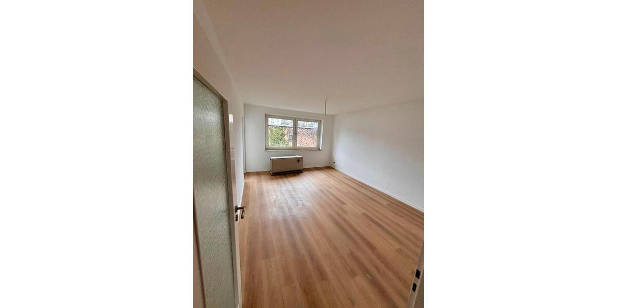 Etagenwohnung Essen Huttrop - 3 Zimmer, 76 m&sup2;, 1.094&euro; | Angebot:25831686