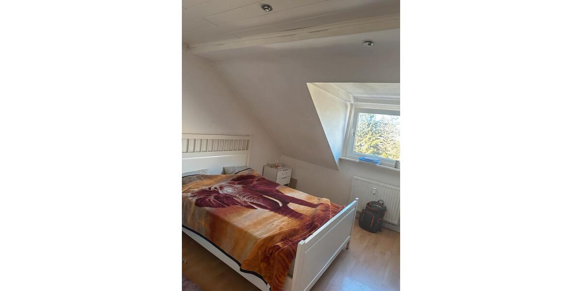 Dachgeschoßwohnung Gelsenkirchen Gelsenkirchen-Mitte - 2 Zimmer, 39 m&sup2;, 402&euro; | Angebot:25366827