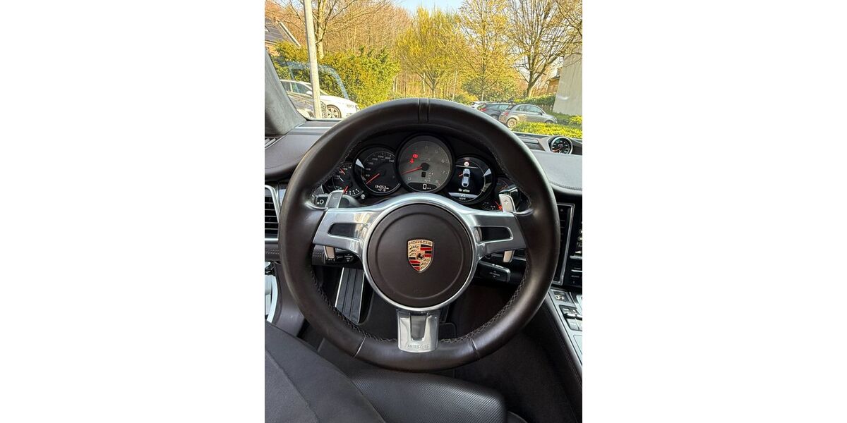 Porsche Panamera 134.000 km 41.900 &euro; Gelsenkirchen 45897