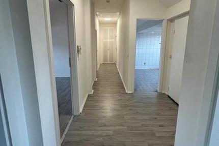 Wohnung Wuppertal Elberfeld - 4 Zimmer, 75 m&sup2;, 650&euro; | Angebot:26039391