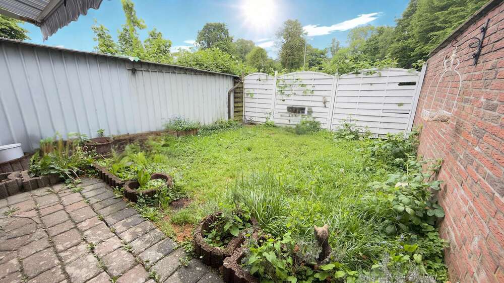 Doppelhaushälfte mit saniertem Erdgeschoss, gutem Dach, Garten & viel Gestaltungsspielraum - Zweifamilienhaus Essen Stadtbezirk IV | Angebot:26602959