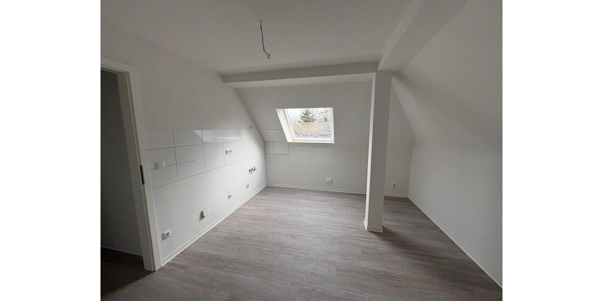 Dachgeschoßwohnung Essen Stadtbezirk V - 3 Zimmer, 62 m&sup2;, 558&euro; | Angebot:23324761