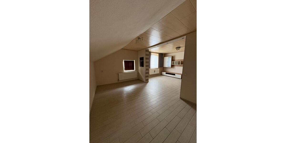 Dachgeschoßwohnung Hagen Hagen-Nord - 5 Zimmer, 120 m&sup2;, 900&euro; | Angebot:25146288