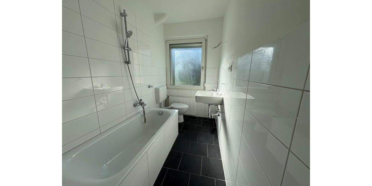 Erdgeschoßwohnung Essen Stadtbezirk VI - 2.5 Zimmer, 47 m&sup2;, 475&euro; | Angebot:24268736