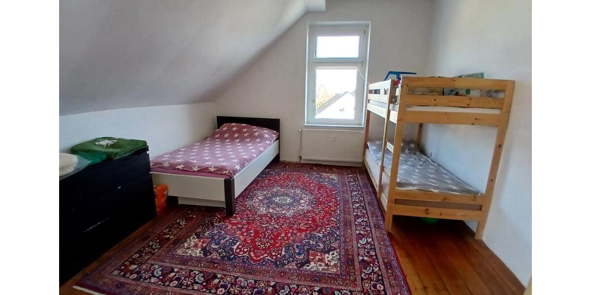 Dachgeschoßwohnung Bochum Eppendorf - 4 Zimmer, 90 m&sup2;, 500&euro; | Angebot:25179110