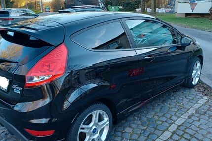 Ford Fiesta 84.000 km 5.400 &euro; Bochum 44803