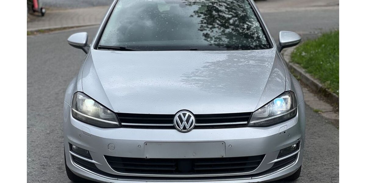 VW Golf 274.599 km 7.399 &euro; Essen 45276