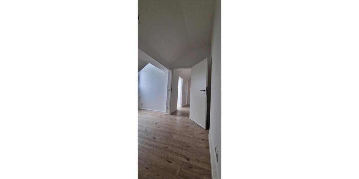 Dachgeschoßwohnung Bottrop - 2 Zimmer, 75 m&sup2;, 900&euro; | Angebot:24803225