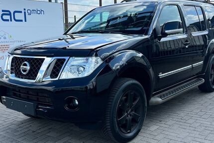 Nissan Pathfinder 201.000 km 10.750 &euro; Essen 45356