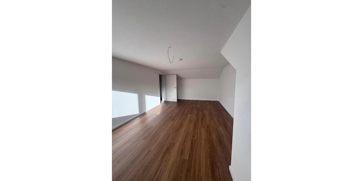 Dachgeschoßwohnung Dortmund Brackel - 2 Zimmer, 80 m&sup2;, 975&euro; | Angebot:24979757