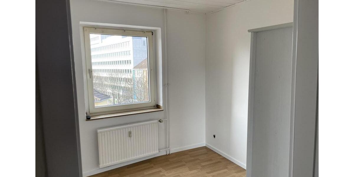 Etagenwohnung Essen Huttrop - 4 Zimmer, 81 m&sup2;, 1.140&euro; | Angebot:25430682