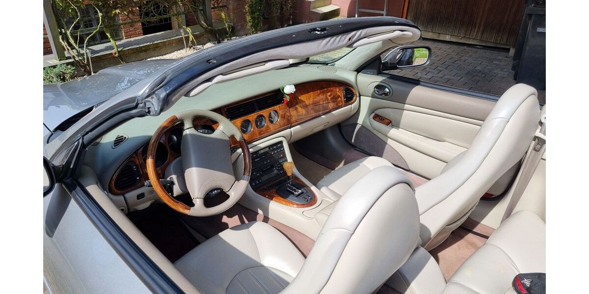 Jaguar XK8 166.000 km 17.450 &euro; Selm 59379
