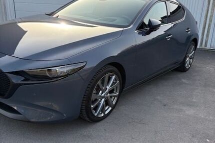 Mazda 3 46.000 km 17.600 &euro; Essen 45309