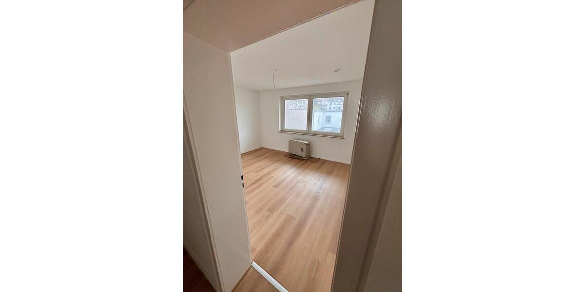 Etagenwohnung Essen Huttrop - 3 Zimmer, 76 m&sup2;, 1.094&euro; | Angebot:25831686