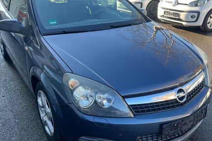 Opel Astra 181.000 km 2.499 &euro; Recklinghausen 45663