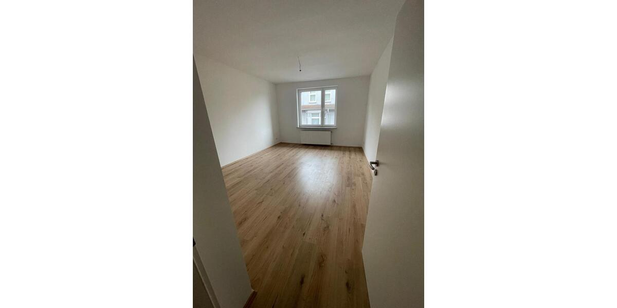 Etagenwohnung Herne - 7 Zimmer, 145 m&sup2;, 1.300&euro; | Angebot:25658388