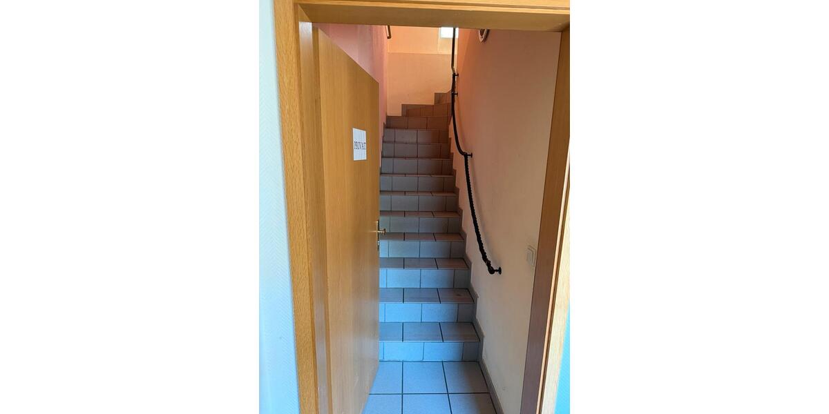 Etagenwohnung Gelsenkirchen Gelsenkirchen-Mitte - 4 Zimmer, 100 m&sup2;, 1.180&euro; | Angebot:26626170