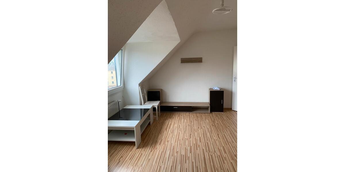 Dachgeschoßwohnung Essen Stadtbezirk III - 2.5 Zimmer, 43 m&sup2;, 680&euro; | Angebot:25545178